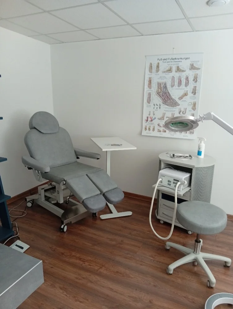 Profesionální podologické křeslo a vybavení salonu